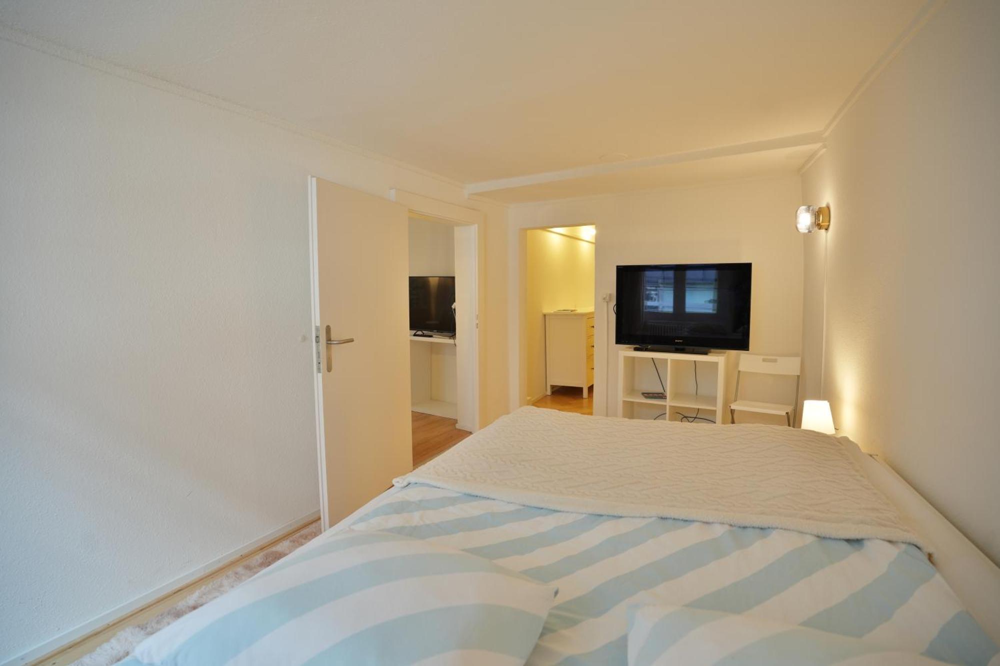 Cozy City Center, 4 Bedroom- 120Sq, 5Min Walk To Main Station Базель Екстер'єр фото