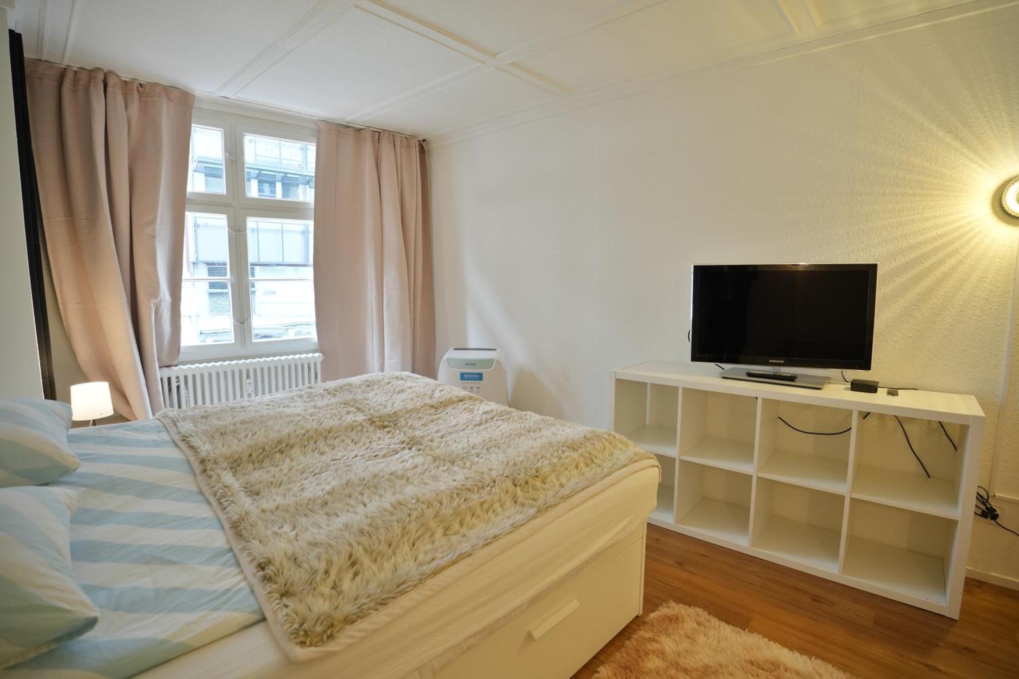 Cozy City Center, 4 Bedroom- 120Sq, 5Min Walk To Main Station Базель Екстер'єр фото